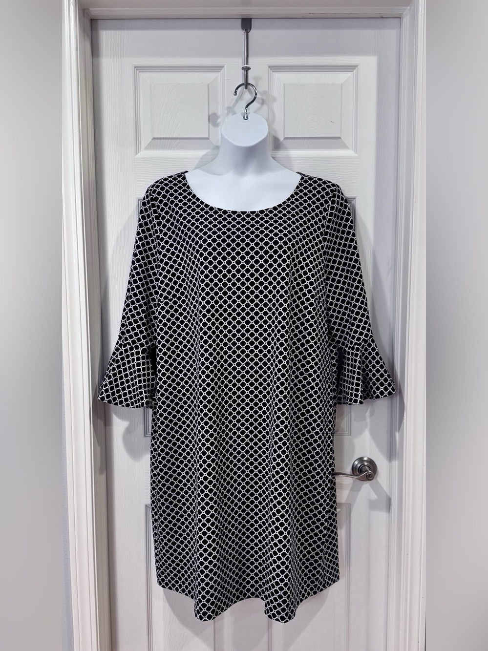 Nina Leonard Black and White Geometric Shift Dress, sz 3x